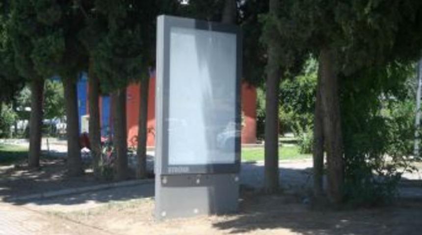 &Ccedil;&ouml;p Konteynerinde Iki El Bombası Bulundu