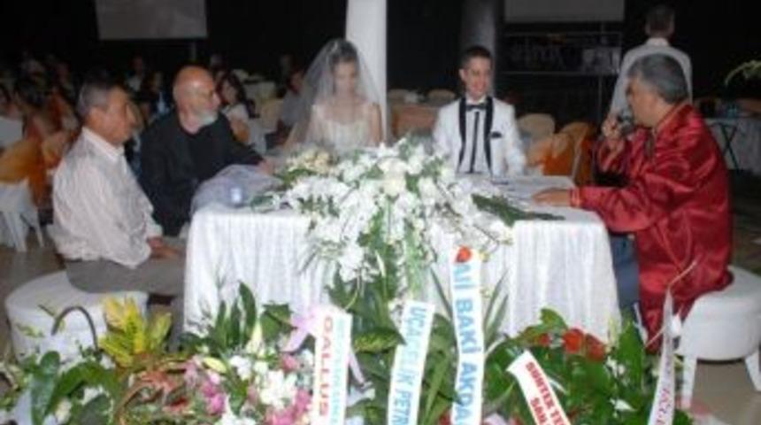 Ramiz Dayı &Ouml;demiş&rsquo;te Nikah Şahitliği Yaptı