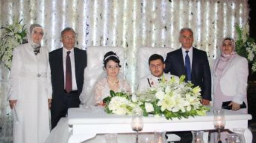 Şent&uuml;rk ve Petekkaya ailelerin mutlu g&uuml;n&uuml;