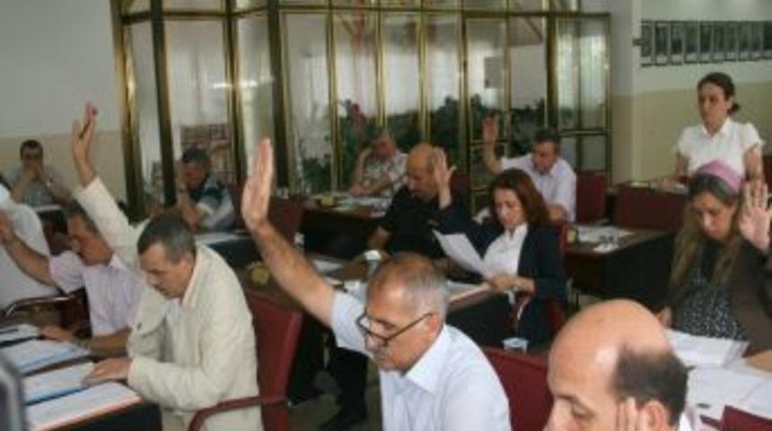 Boz&uuml;y&uuml;k Belediye Meclisi Tatile Girdi