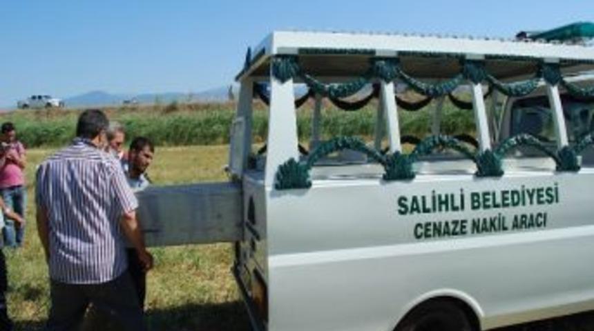 Salihli&rsquo;de 10 Yerinden Bı&ccedil;aklanarak &Ouml;ld&uuml;r&uuml;lm&uuml;ş Erkek Cesedi Bulundu