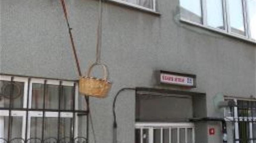 &lsquo;Başkanım Sepete 2 &Ccedil;i&ccedil;ek Koyuver!'