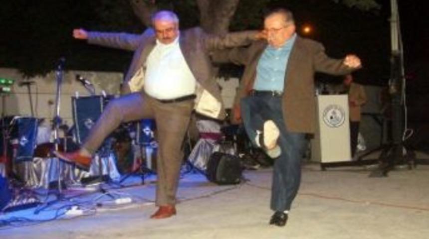 G&ouml;me&ccedil;li İkili B&uuml;y&uuml;k Alkış Topladı