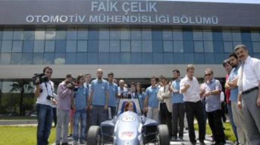 &Ouml;ğrenciler Formula Aracı Yaptı, İngiltere'de T&uuml;rkiye'yi Temsil Edecekler