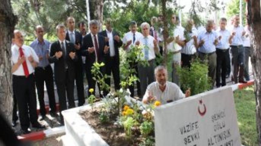 Kırıkkale Mke&rsquo;de 1997 Yılında Yaşanan Patlamada Hayatını Kaybeden İş&ccedil;i Mezarı Başında Anıldı