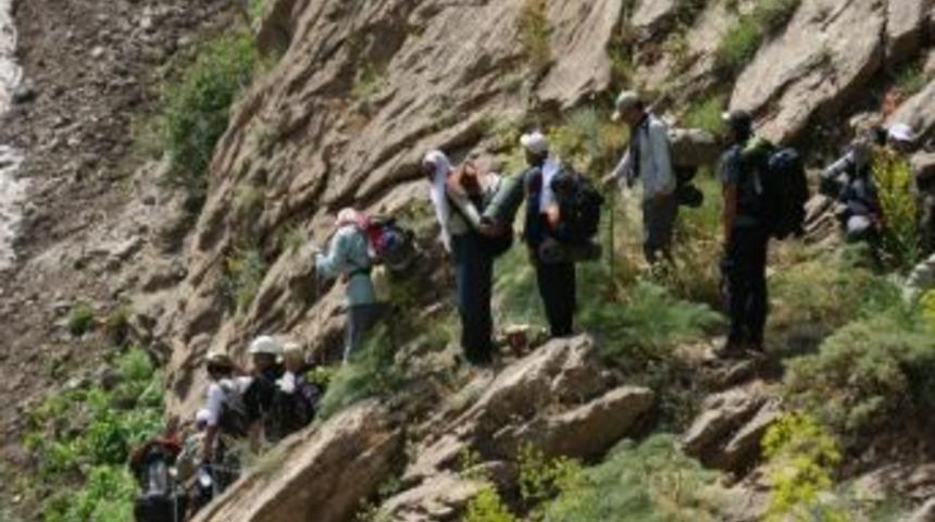 Yılanın Soktuğu Dağcı B&ouml;yle Kurtarıldı