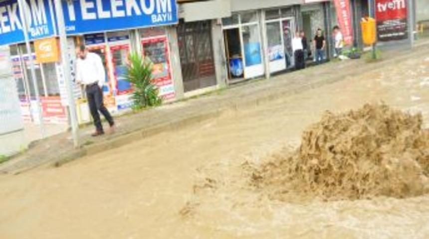 Atakum Belediye Başkanı, Sel Baskınlarından B&uuml;y&uuml;kşehir'i Sorumlu Tuttu
