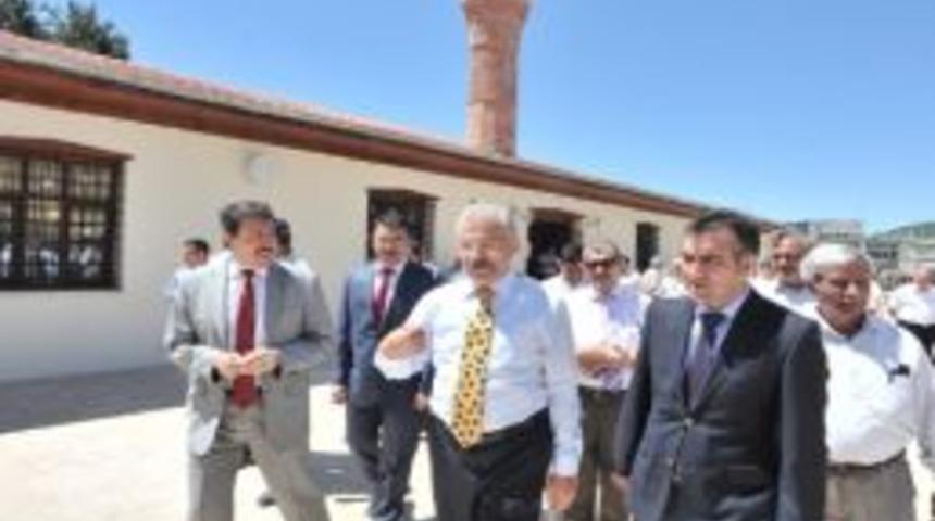 Vali Cerrah Ağcabey Camisi&rsquo;nde İncelemelerde Bulundu