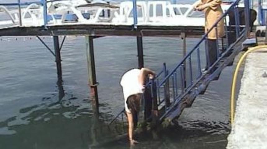 Deniz Suları Tahlil Ediliyor