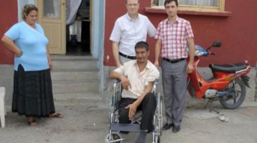 Uzunk&ouml;pr&uuml; Belediyesi&rsquo;nden 2 Vatandaşa Tekerlekli Sandalye