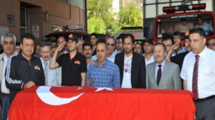 G&ouml;rev Şehidi İtfaiyeci Toprağa Verildi