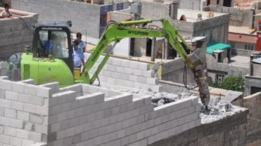 Ka&ccedil;ak Inşaata, Vin&ccedil; Yardımıyla Kırıcı &Ccedil;ıkardılar