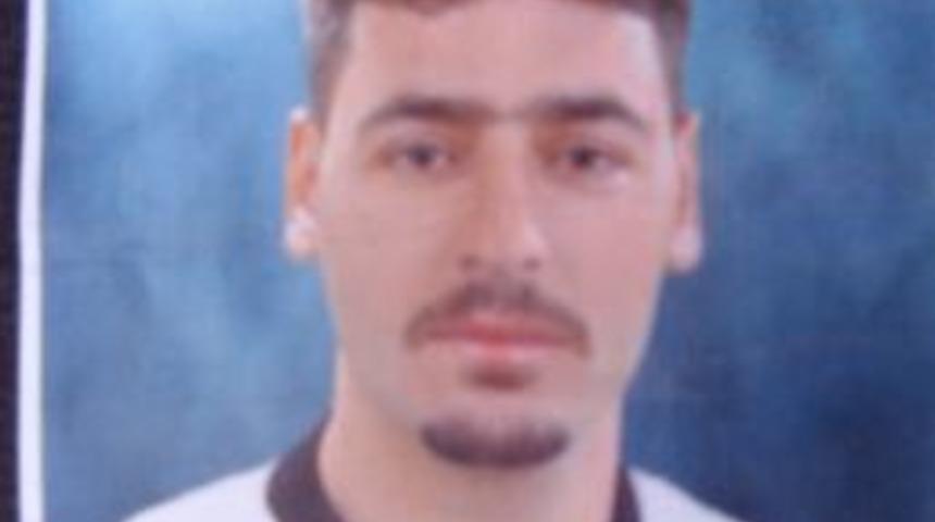 &Ouml;z Oğlunu Kafasından Vurdu