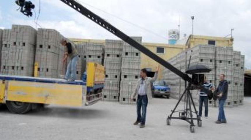 Ponza Madeni, 3 Dilde &Ccedil;ekilen Filmle D&uuml;nyaya Tanıtılıyor