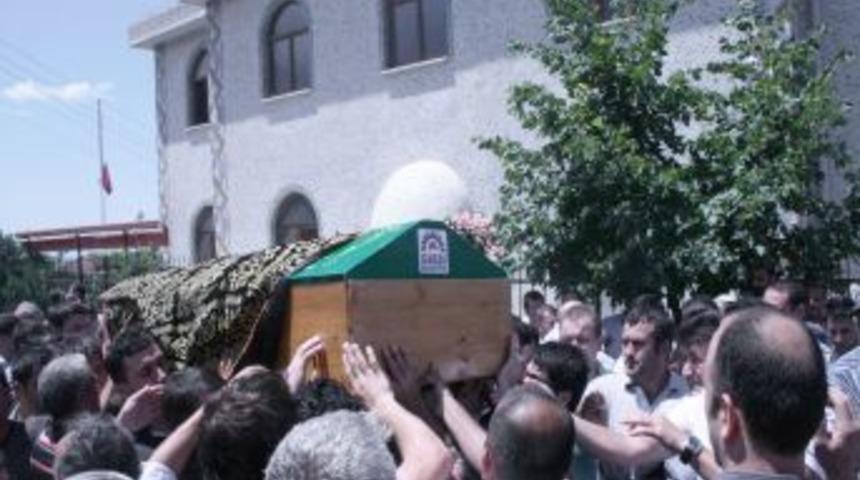 Forklift Altında Kalarak &Ouml;len Iş&ccedil;i Toprağa Verildi