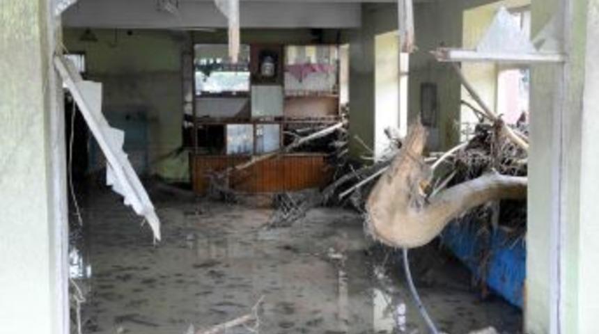 Selde En &Ccedil;ok 30 Yıl &Ouml;nce K&ouml;pr&uuml;s&uuml; Yıkılan G&uuml;zelce&ccedil;ay K&ouml;y&uuml; G&ouml;rd&uuml;