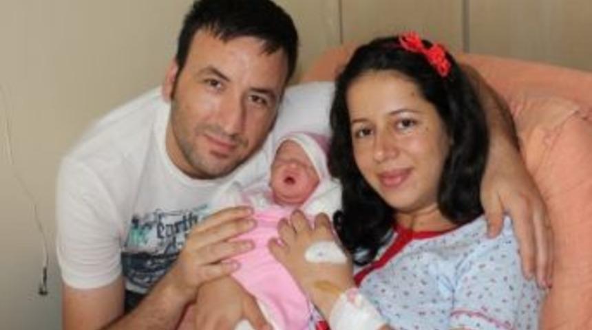 Gazeteci&rsquo;nin Bebek Sevinci