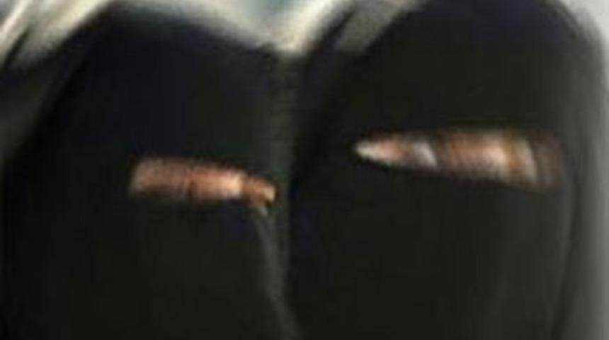 Kara &ccedil;arşafla infaz