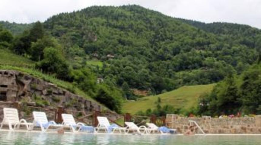 Sıcaklardan Bunalanlar Rize&rsquo;ye Akın Ediyor