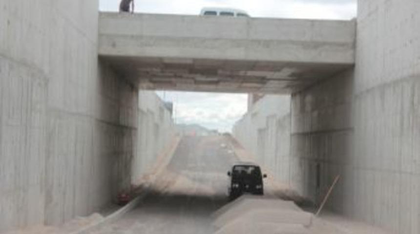 Necip Fazıl K&ouml;pr&uuml;l&uuml; Kavşağı Yapımı Tamamlanıyor