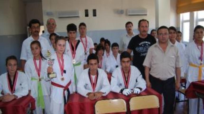 Kozanlı Tekvandocular Adana İl Birincisi Oldu