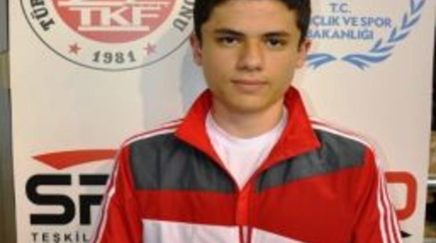 Karate D&uuml;nya Kupasında D&uuml;zceli