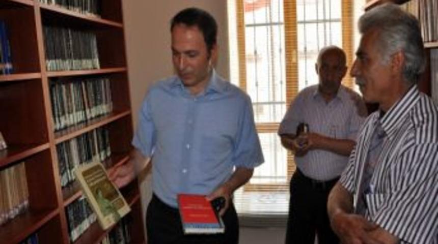 Suşehri K&uuml;t&uuml;phanesi Yeni Yerine Taşındı