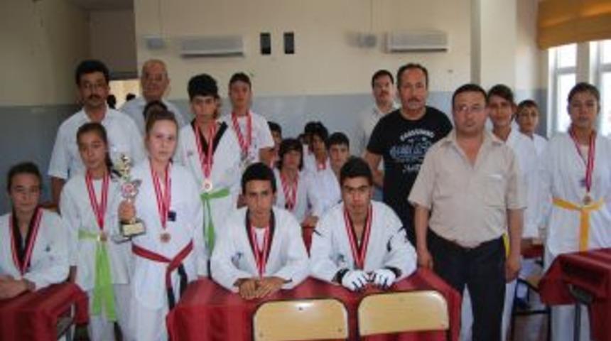 Kozanlı Tekvandocular Adana Birincisi Oldu