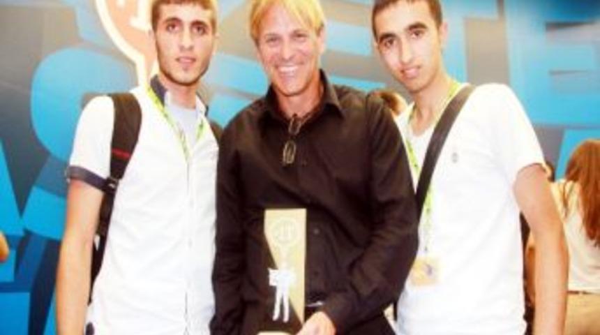 Zirve&rsquo;nin İletişim &Ouml;ğrencileri Gazete Tasarım G&uuml;nleri'ne Katıldı