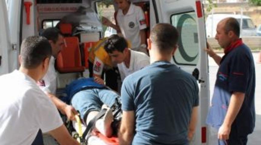 Kırşehir&rsquo;de Trafik Kazası: 3 Yaralı