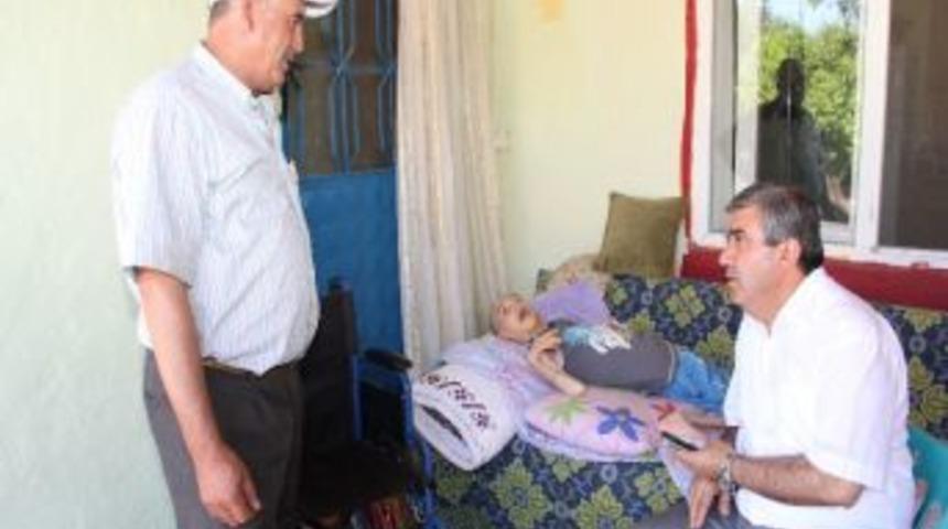 Başkan Tursun&rsquo;dan Tekerlekli Sandalye