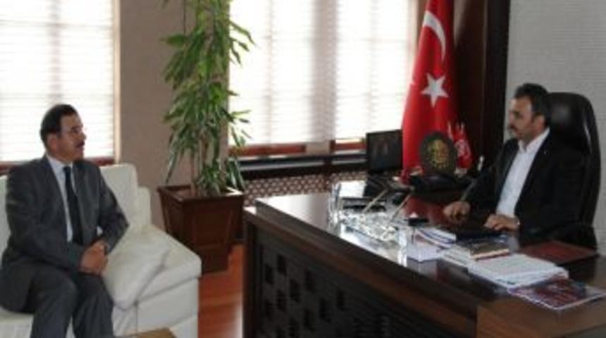 &Ccedil;orum Sgk İl M&uuml;d&uuml;r&uuml; Y&uuml;r&uuml;yen&rsquo;den Başkan K&uuml;lc&uuml;&rsquo;ye Veda Ziyareti