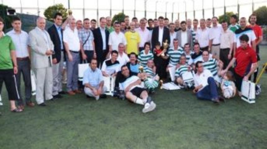 Osmangazi Personeli Yeşil Sahada Ter D&ouml;kt&uuml;