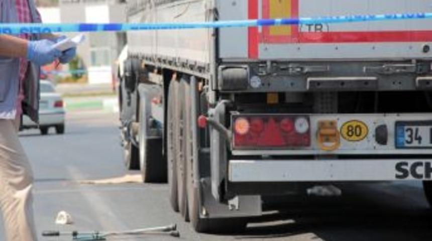 TIR'ın &Ccedil;arptığı Yaşlı Adam &Ouml;ld&uuml;