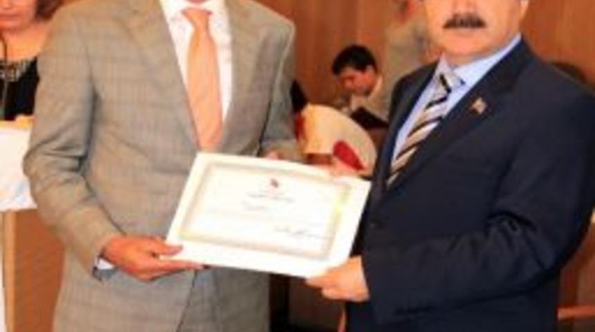 Erkan Koleji&rsquo;ne Vali Coş&rsquo;tan "sevgiye Uzanan El" Teşekk&uuml;r&uuml;