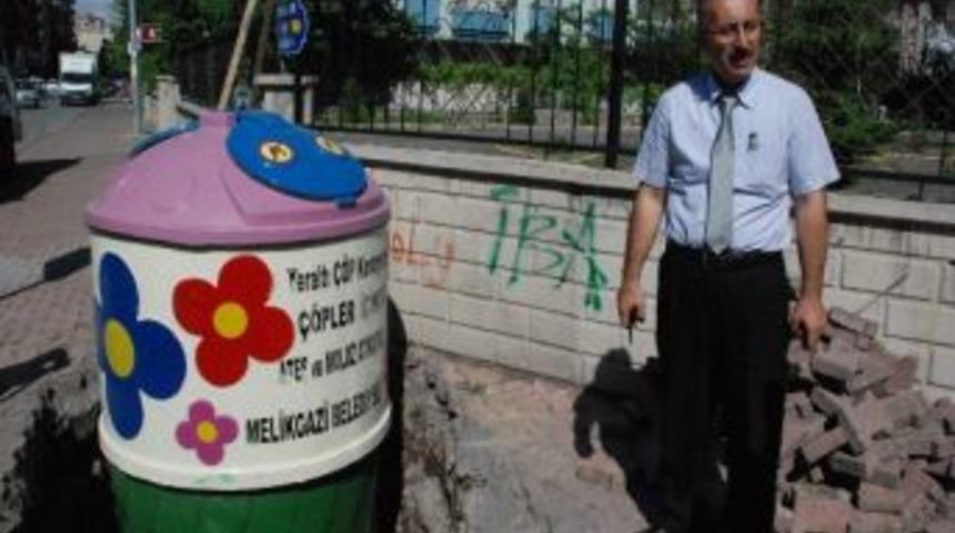 Yer Altı Konteynırlarını B&ouml;lge Halkı Ve Esnafı Beğendi