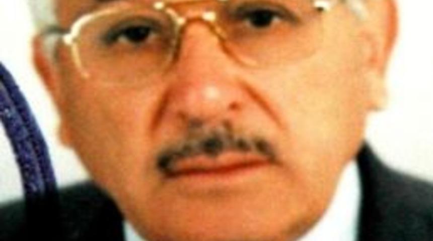 Servis Minib&uuml;s&uuml;n&uuml;n &Ccedil;arptığı Yaşlı Şahıs Hayatını Kaybetti