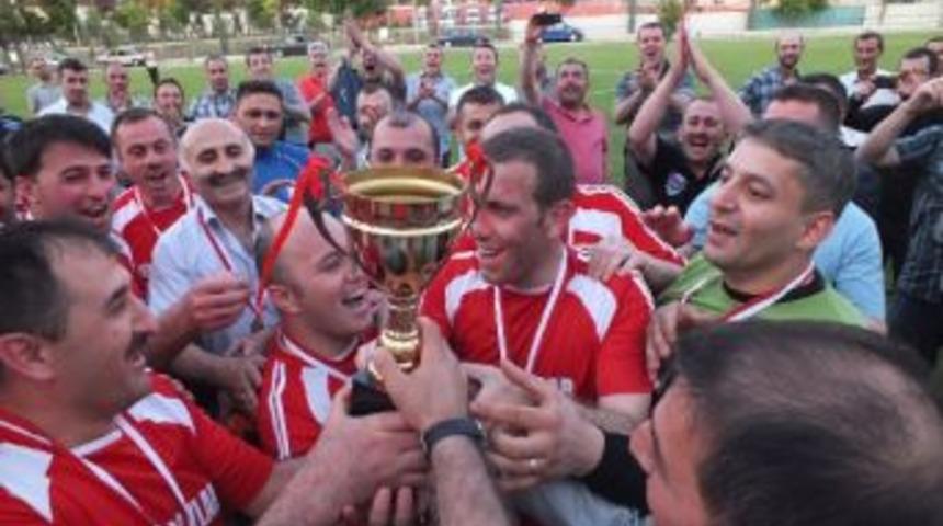 Metro'da Futbol Turnuvası