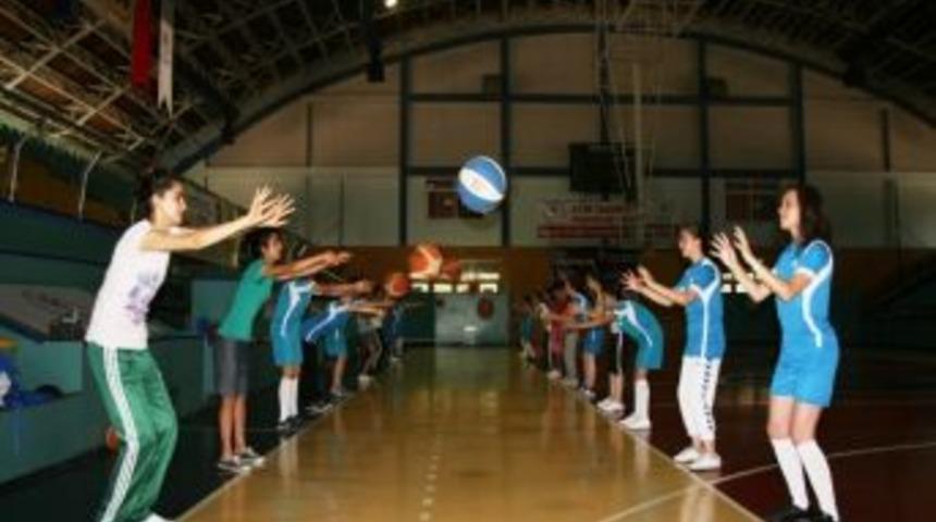 Sakarya B&uuml;y&uuml;kşehir Belediyesi Yaz Spor Okulları Yoğun İlgi G&ouml;r&uuml;yor