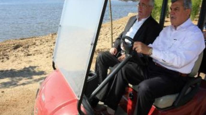 Başkan Karaosmanoğlu, Vinsan Sahilinde İncelemelerde Bulundu