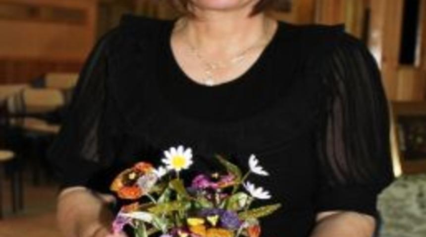 &Ccedil;orap Atıklarından &Ccedil;i&ccedil;ek Yaptılar