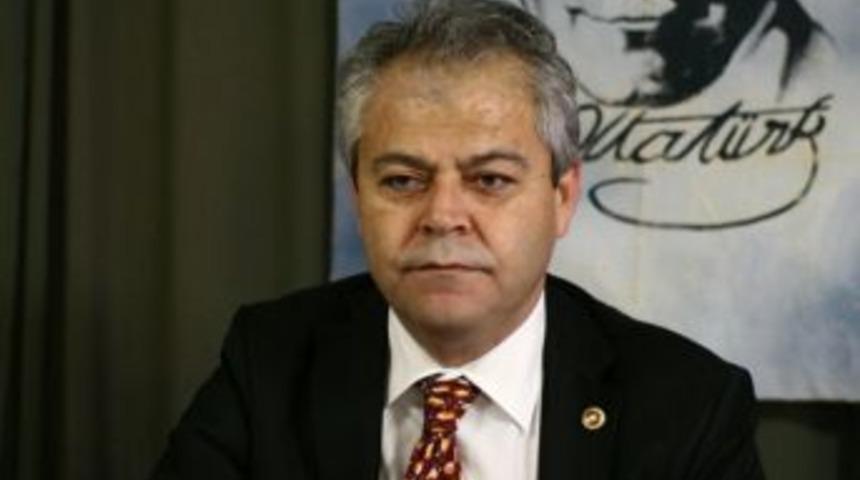 Develi:  Yandaş TV&rsquo;ler korunuyor