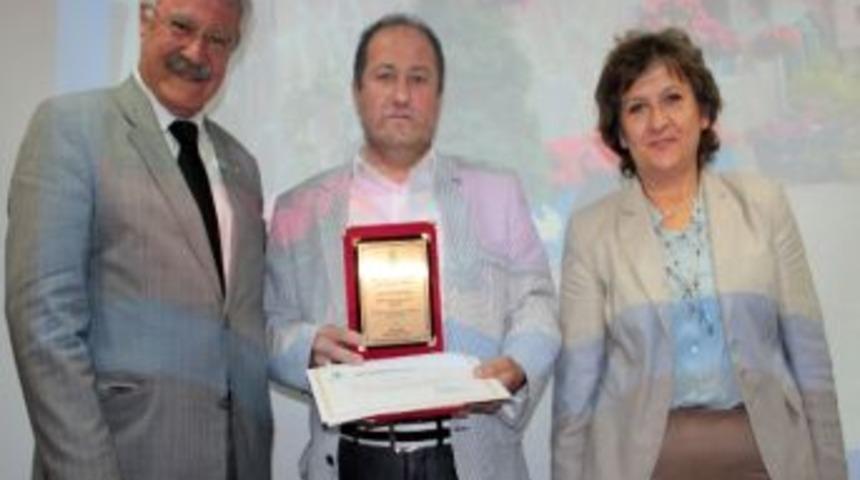 &Ouml;zg&uuml;rl&uuml;ğ&uuml;n Simgesi Balkonlar &Ouml;d&uuml;llendirildi