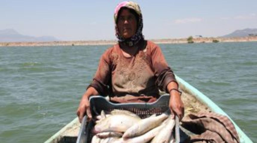 G&ouml;kh&uuml;y&uuml;k'&uuml;n Balık&ccedil;ı Kadınları