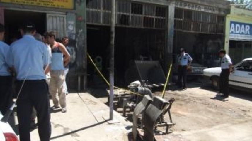 1 Tonluk Kep&ccedil;e Başlığının Altında Kalan İş&ccedil;i Ağır Yaralandı