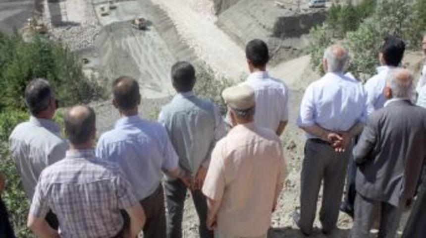 Elmadağ&rsquo;da Muhtarlar Belediye Faaliyetlerini Yerinde Inceledi