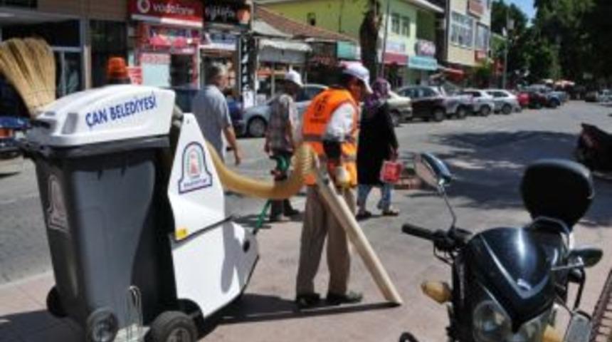 &Ccedil;an Sokaklarını Robot Fil Temizleyecek