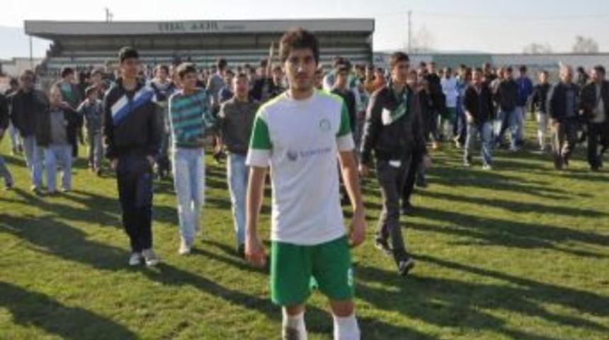 G&ouml;nen Belediyespor Oyuncusu Mert Y&uuml;ksel'e Profesyonel Takımdan Teklif Geldi