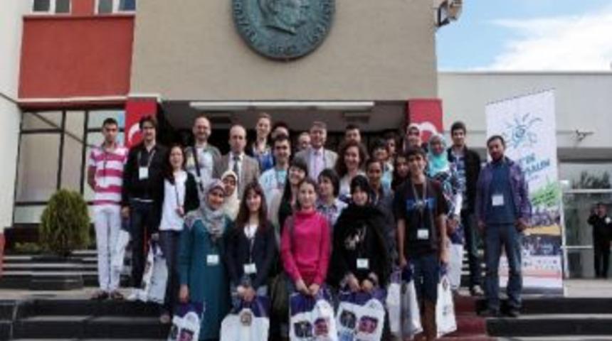 Yunus Emre Enstit&uuml;s&uuml;&rsquo;nce D&uuml;zenlenen &ldquo;2012 T&uuml;rk&ccedil;e Yaz Okulu&rdquo;na Katılan &Ouml;ğrenciler Erzurum&rsquo;da