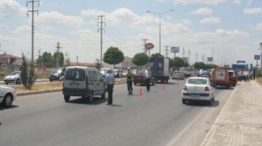 Afyonkarahisar'da Trafik Kazası: 1 &Ouml;l&uuml;, 3 Yaralı